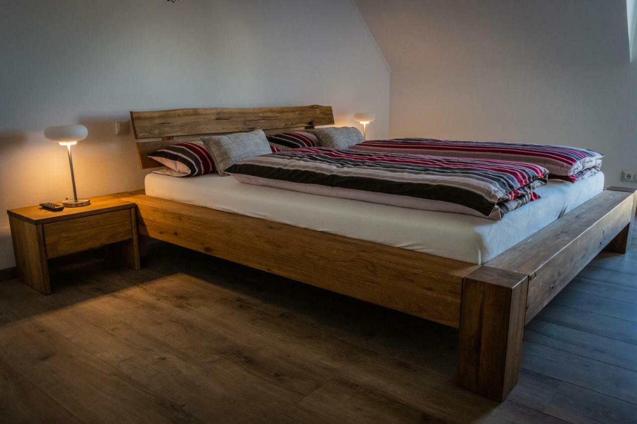 Landhaus Ferienwohnungen Mit Pool Und Wellness Neukirchen-Balbini Esterno foto